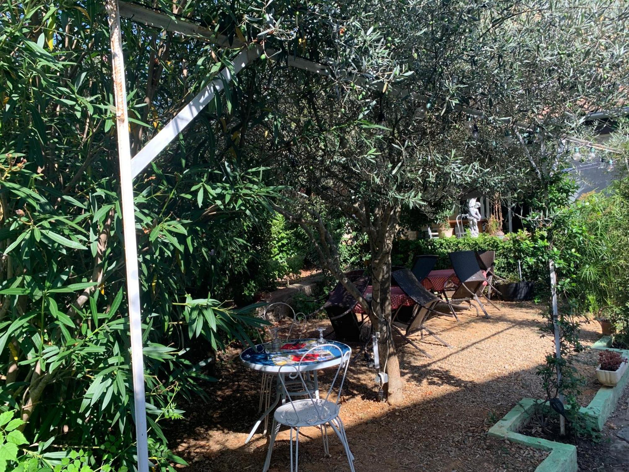 Le Jardin D Ines Hotel Espéraza Buitenkant foto